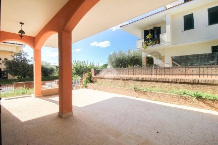 Quadrilocale via Maestri Angolani 2, San Martino Bassa, Città Sant'Angelo