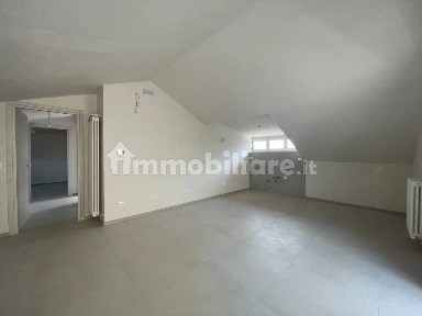 Trilocale via Adamello 15, Montesilvano Colle, Montesilvano