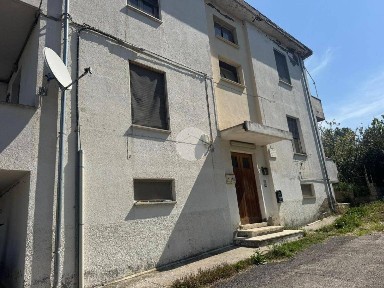 Trilocale via Vestina a Monte 25, Centro, Cappelle sul Tavo