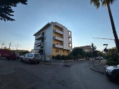 Trilocale via Ofanto 22, Tirino, Pescara