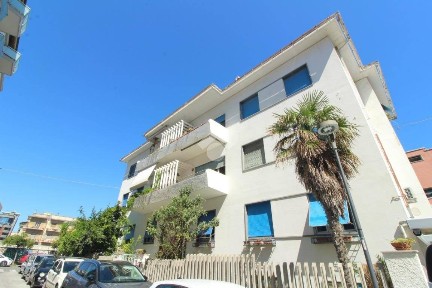 Pescara, Via Venezia - Lungofiume Paolucci, Via Cesare Beccaria, 6