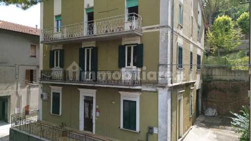 Quadrilocale via Martiri Angolani 12, Centro, Loreto Aprutino
