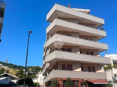 Trilocale via Nazionale Adriatica Nord 107, Viale Bovio - Piazza Duca degli Abruzzi, Pescara