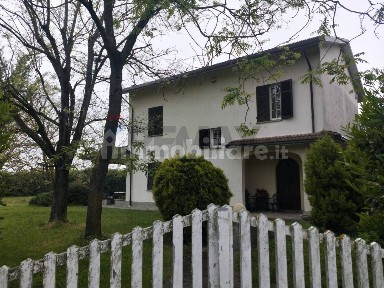 Villa unifamiliare via Strada Vecchia di Valenza 13, Sale
