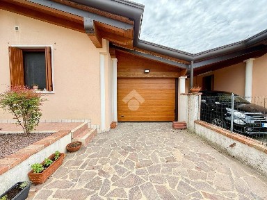 Villa a schiera via della Fornace 4, Pravisdomini
