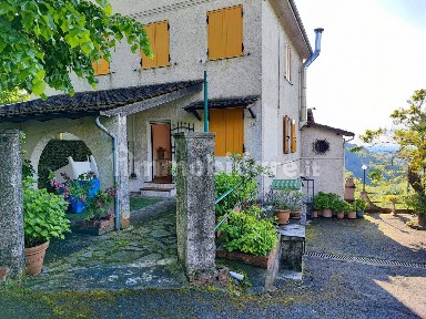 Villa bifamiliare Località Valrossara, Gavi