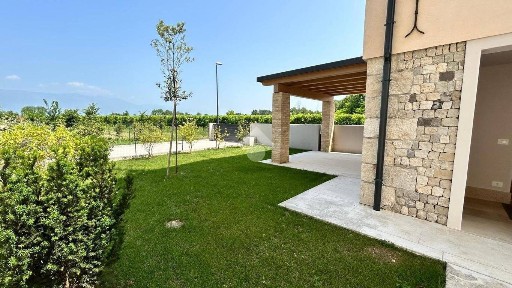 Villa a schiera via Cavolano, Cavolano Schiavoi, Sacile