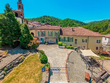 Villa plurifamiliare piazza San Guido 49, Centro, Acqui Terme