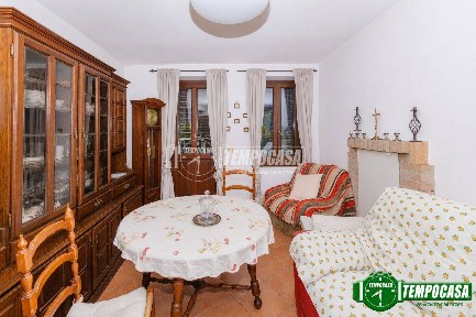 Villa unifamiliare via Andrea Costa, Sale
