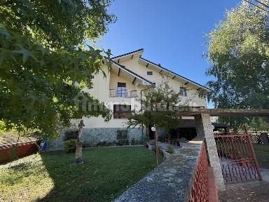 Villa plurifamiliare regione Rezzinara 4, Bistagno