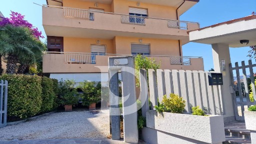 Pescara, Colli Innamorati - Madonna, Via Vado Di Sole, 12