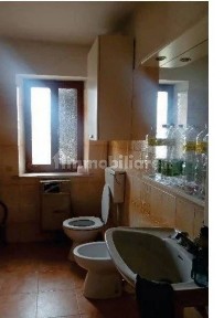 Villa all'asta vicolo Serrone San, Camino