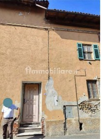 Villa all'asta via Torino 31, Fresonara