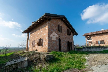 Castelletto Merli, Via Santa Maria