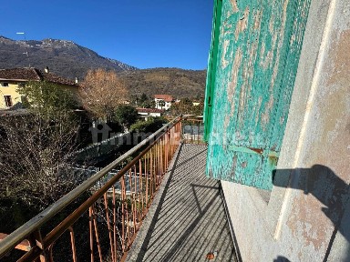 Villa a schiera 5 locali, da ristrutturare, Centro, Montereale Valcellina