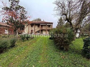 Alessandria, Valmadonna, via Costanza, 51