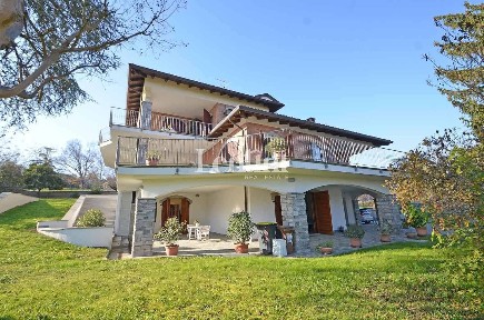 Villa bifamiliare via Fratelli Sosso 82, Ronzone, Salita Sant'Anna, Casale Monferrato