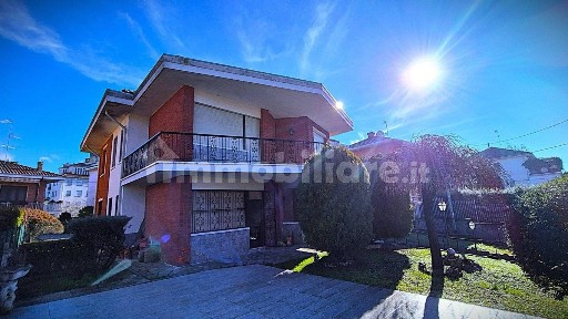Villa bifamiliare via Noce 16/a, Centro, Valenza