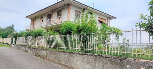 Villa bifamiliare via Roma, Cremolino