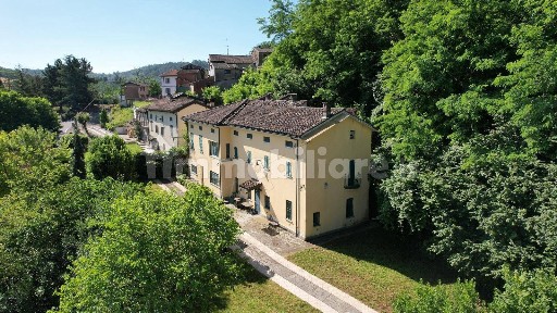 Villa plurifamiliare Rocca Grue, Sarezzano