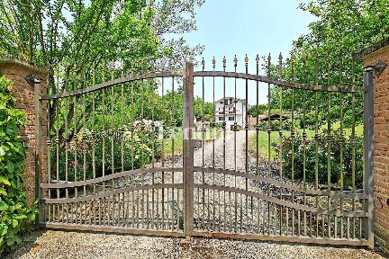 Villa bifamiliare Cascina Fontanola, Ozzano Monferrato