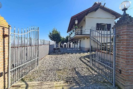 Villa unifamiliare Strada Pontestura, Rolasco, Casale Monferrato