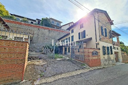 Villa unifamiliare via Raineri 18, Centro, Conzano