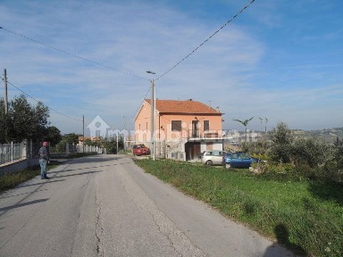 Scafa, Contrada Colli, 15