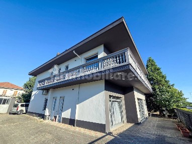 Villa unifamiliare Strada Statale per Genova 68/B, Centro, Tortona