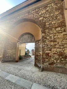 Villa plurifamiliare via Dante Barbano 39, Cella Monte