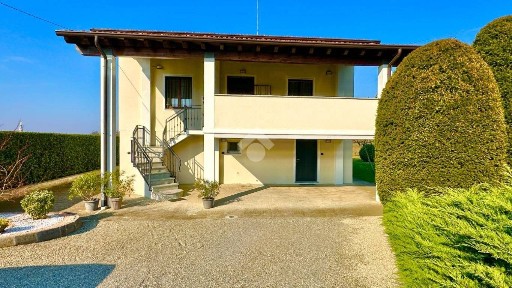Villa bifamiliare Str. Alabraida, Centro, Tortona