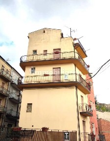Villa unifamiliare via Pietro Toselli, 21, Troina