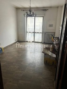 Trilocale via Le Mainarde 26, Ospedale, Pescara