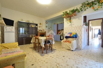 Trilocale via Cesare Battisti 14, Centro, Collecorvino