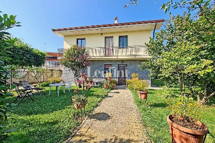 Villa unifamiliare Strada Mottanovella 1, Villanova Monferrato