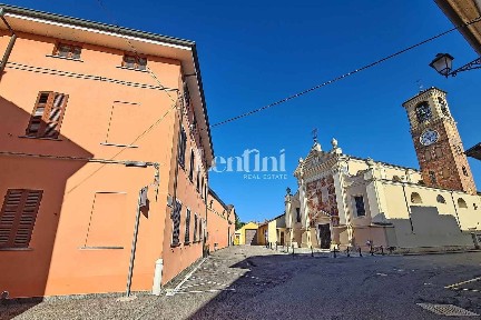Villa plurifamiliare piazza Aldo Moro 1, Centro, Morano sul Po