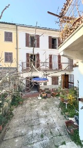 Villa plurifamiliare via Cavour 2, Pasturana