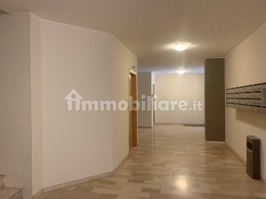 Quadrilocale via Pesaro 54, Via Venezia - Lungofiume Paolucci, Pescara