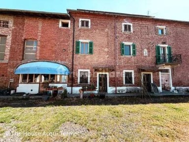 Villa unifamiliare via Dante Alighieri No Number, Castelnuovo Bormida