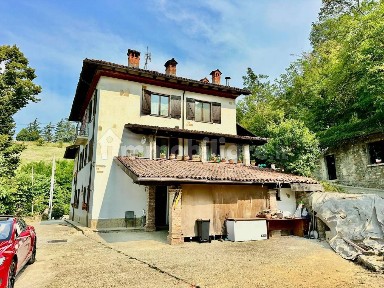 Villa plurifamiliare via Alessandria, Centro, Acqui Terme