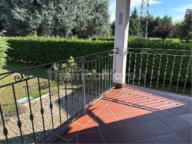 Villa unifamiliare, ottimo stato, 303 m², Centro, Stazzano