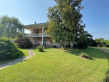 Villa bifamiliare frazione Popolo Strada Mortara, 3, Popolo, Rondò, Casale Monferrato