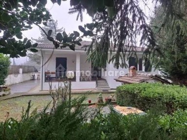 Villa unifamiliare Stradale Moirano, 146, Acqui Terme