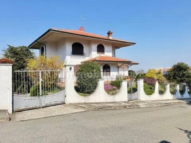 Villa unifamiliare via Diego Garoglio, 28, Ronzone, Salita Sant'Anna, Casale Monferrato