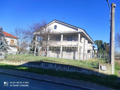 Villa bifamiliare, buono stato, 500 m², Centro, Valenza