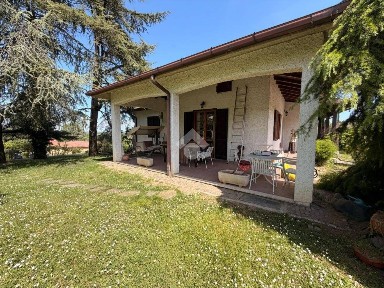 Villa unifamiliare Strada Virgo Pottens, Tortona