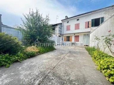Villa unifamiliare Cantone Chiesa, 44 A, Popolo, Rondò, Casale Monferrato