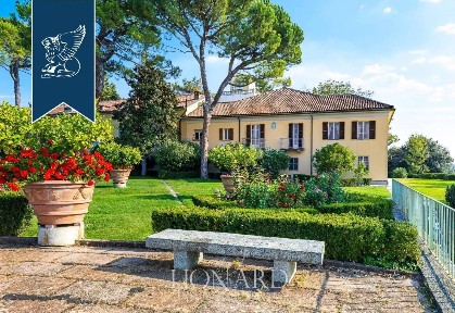 Villa unifamiliare, ottimo stato, 6138 m², Acqui Terme