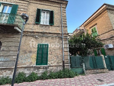 Pescara, Piazza Salotto - Corso Umberto