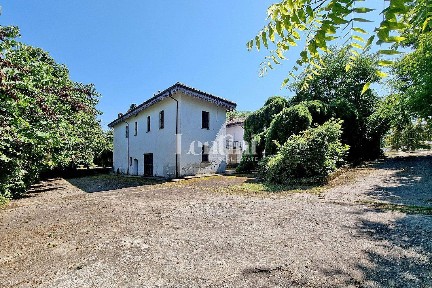 Villa plurifamiliare piazza Sant'Antonio 1, Centro, Rosignano Monferrato